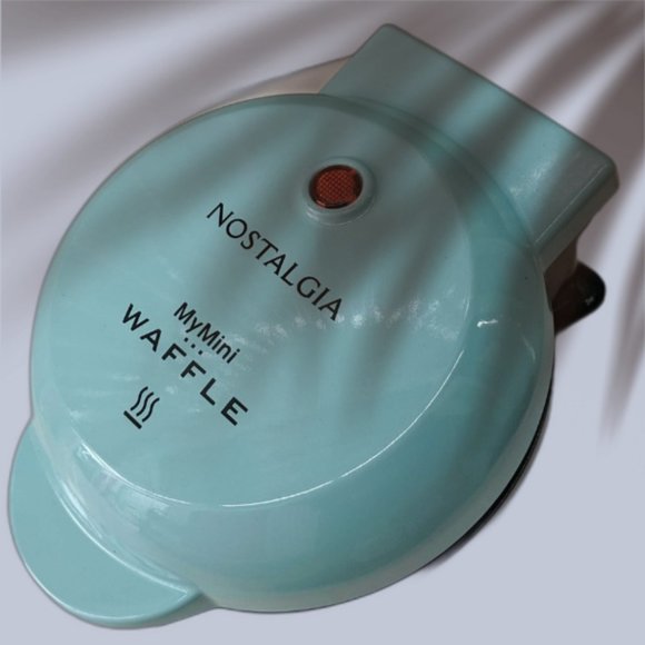 New Mini Portable Electric Waffle Maker Round Steel Waffle ‎110 Volts ‎550 Watts - Picture 3 of 5